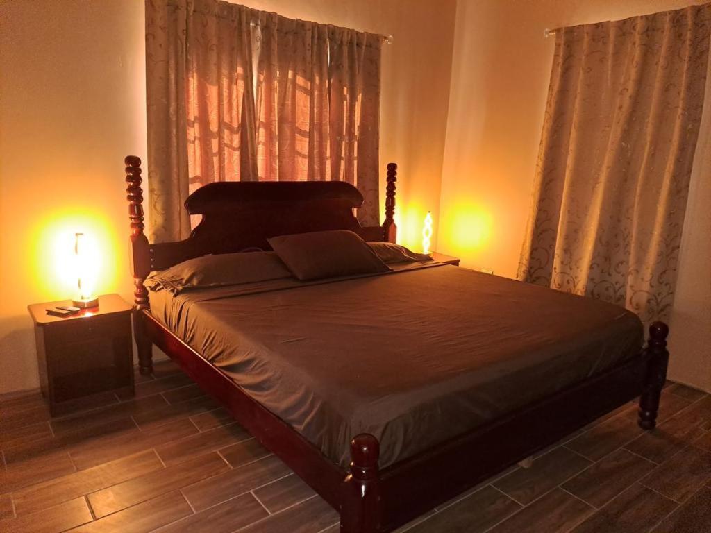 Banyan Rose Room 3 Orange Walk Town Exterior photo